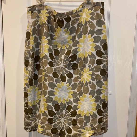 H&M Europe, Floral A-Line Skirt in Brown, Yellow, and White - Picture 1 of 5